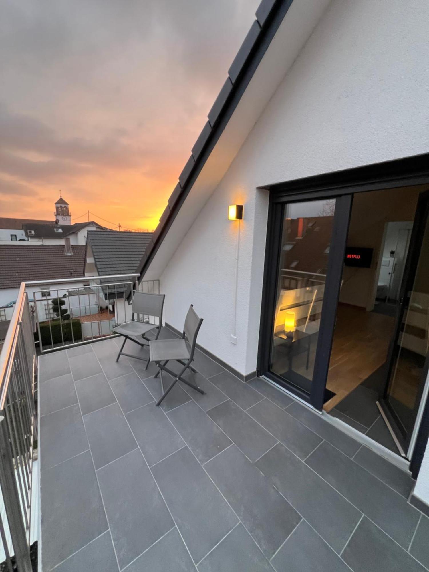 Charmantes Studio-Apartment Im Herzen Von Neureut - Fussbodenheizung, Regendusche, Waschmaschine, Stellplatz Karlsruhe Eksteriør bilde