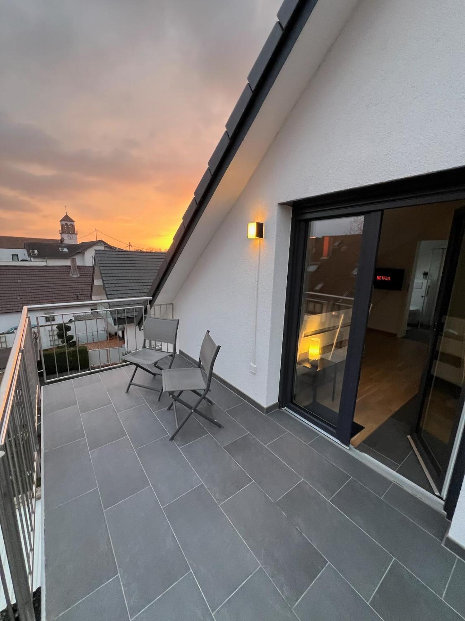 Charmantes Studio-Apartment Im Herzen Von Neureut - Fussbodenheizung, Regendusche, Waschmaschine, Stellplatz Karlsruhe Eksteriør bilde
